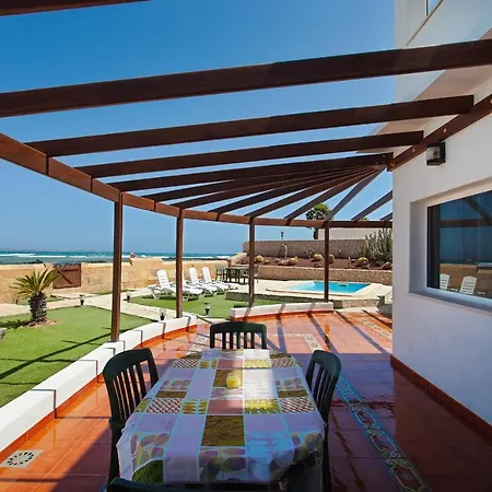 El Castillito, Beachfront Vila Corralejo